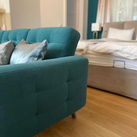 Frida Apartman, Exkluziv Varpanoramaval, A Belvaros Sziveben, Ingyenes Parkolassal Veszprém Buitenkant foto