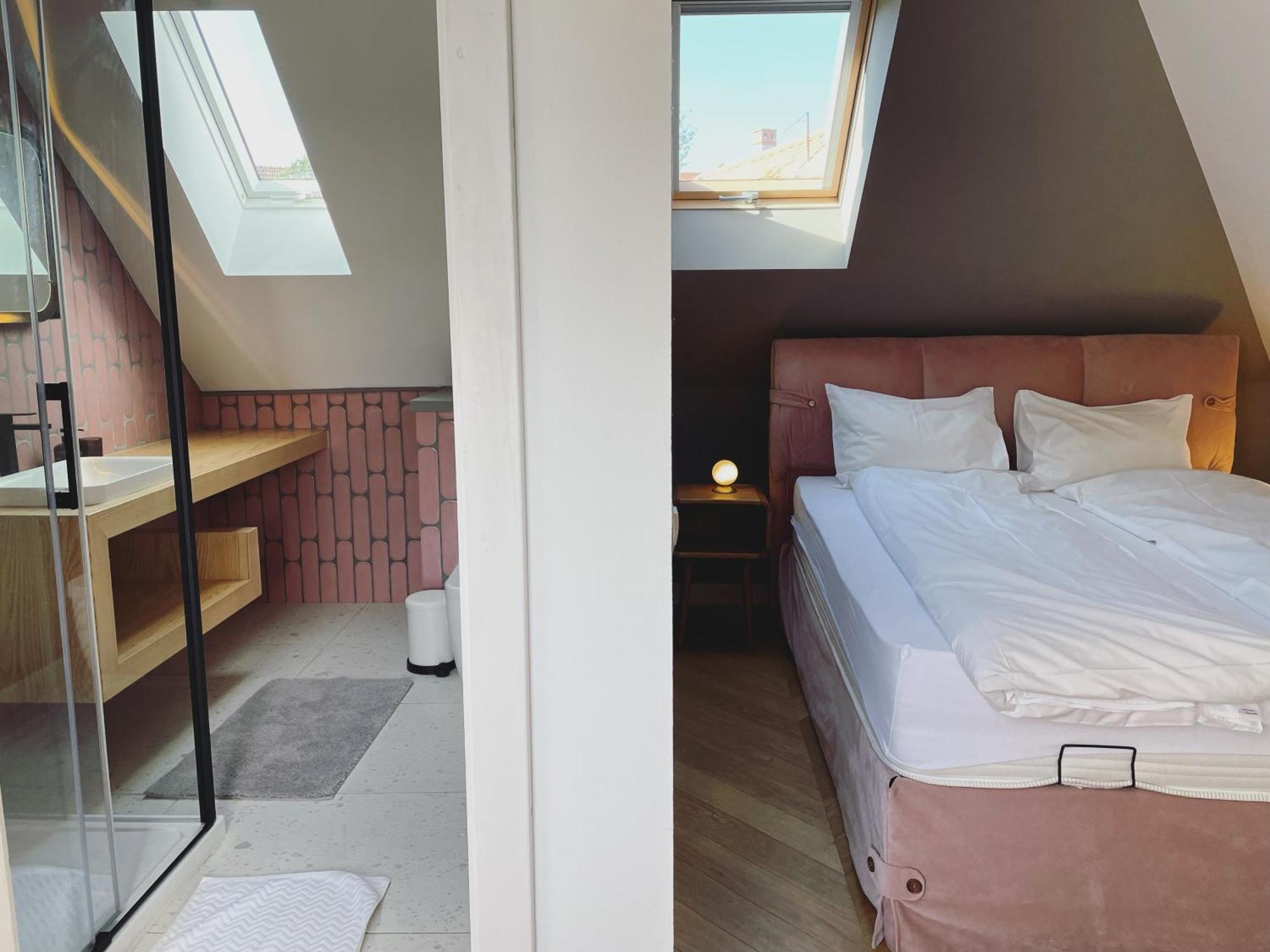 Frida Apartman, Exkluziv Varpanoramaval, A Belvaros Sziveben, Ingyenes Parkolassal Veszprém Buitenkant foto