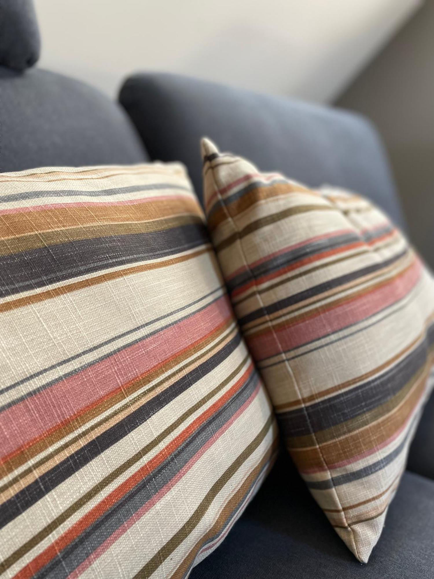 Frida Apartman, Exkluziv Varpanoramaval, A Belvaros Sziveben, Ingyenes Parkolassal Veszprém Buitenkant foto